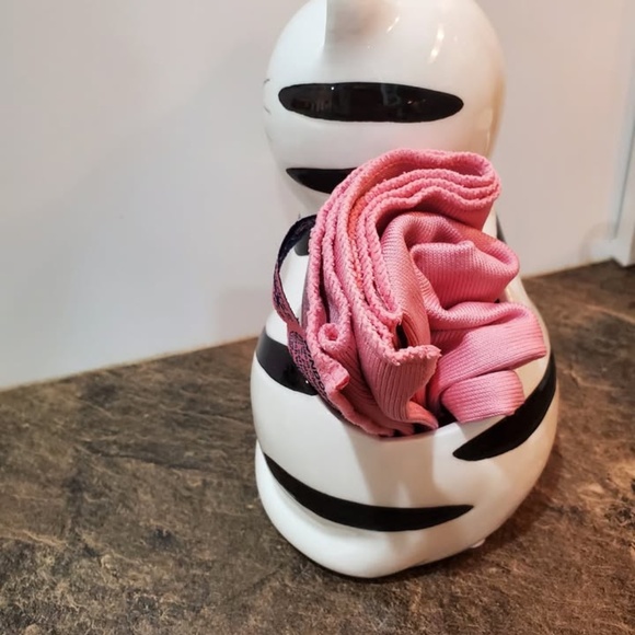 Ceramic kitty scrubbie holder 7.5” tall - Picture 3 of 5